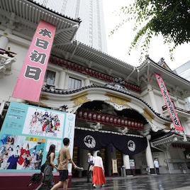 歌舞伎座「七月大歌舞伎」スタート、市川團十郎「星合世十三團」&松本幸四郎「裏表太閤記」並ぶ