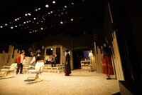 「笑わせんな」より。（撮影：堀川高志）(c)MMJ