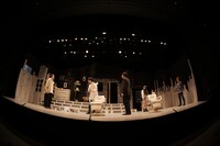 「笑わせんな」より。（撮影：堀川高志）(c)MMJ