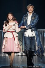 ミュージカル「ロミオ＆ジュリエット」小関裕太・吉柳咲良出演回より。（撮影：渡部孝弘 / 田中亜紀）