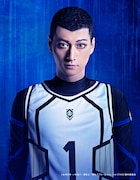 上山航平扮するジュリアン・ロキ。