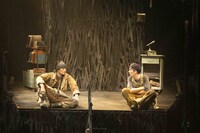 TEAM NACS Solo Project 5D2 -FIVE DIMENSIONS II-「死の笛」ゲネプロより。（撮影：村松巨規）