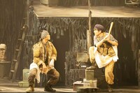 TEAM NACS Solo Project 5D2 -FIVE DIMENSIONS II-「死の笛」ゲネプロより。（撮影：村松巨規）