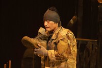 TEAM NACS Solo Project 5D2 -FIVE DIMENSIONS II-「死の笛」ゲネプロより、安田顕扮するカノオ。（撮影：村松巨規）