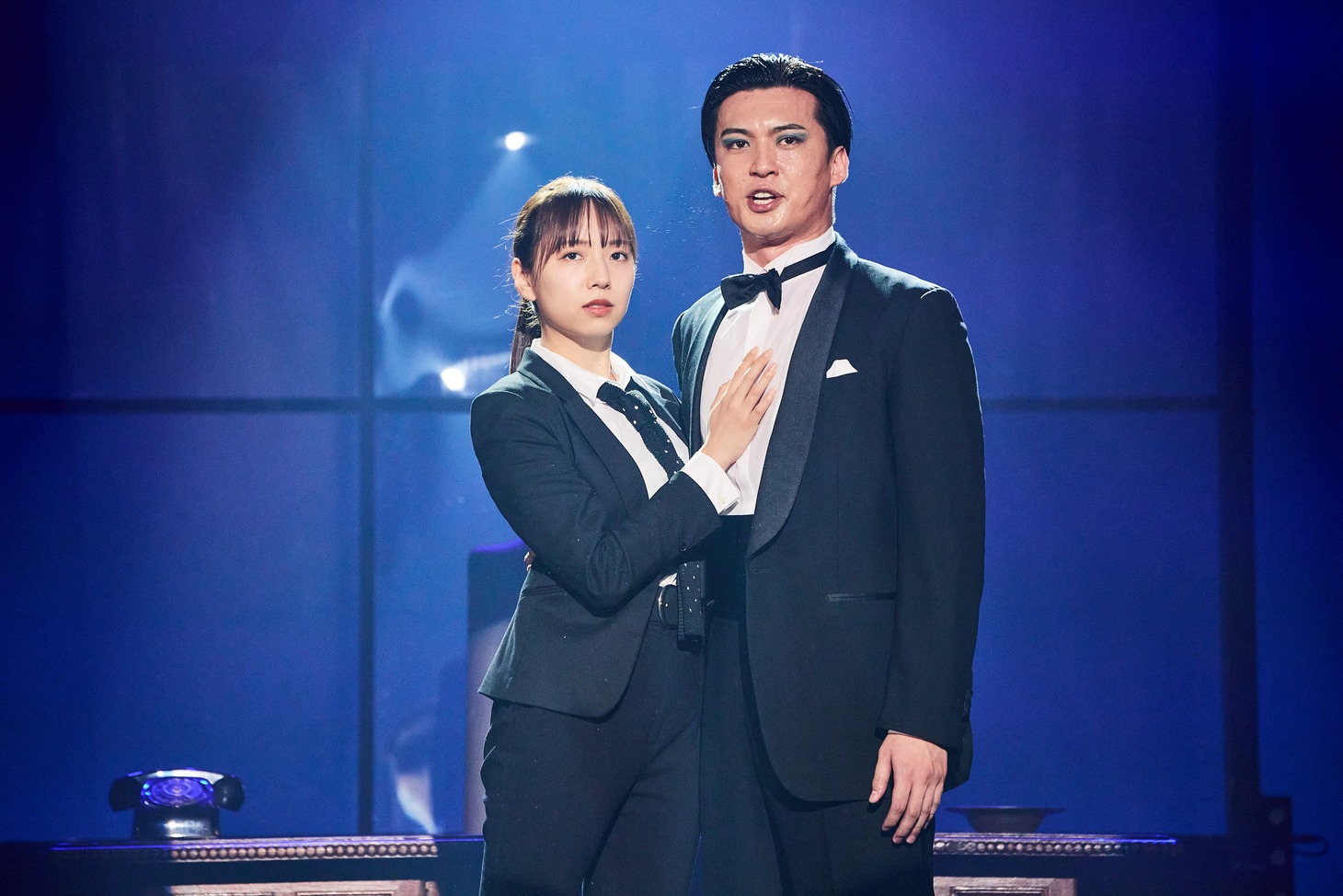 紀伊國屋ホール 60周年記念公演「熱海連続殺人事件」の「熱海殺人事件 Standard」より。（撮影：神ノ川智早）