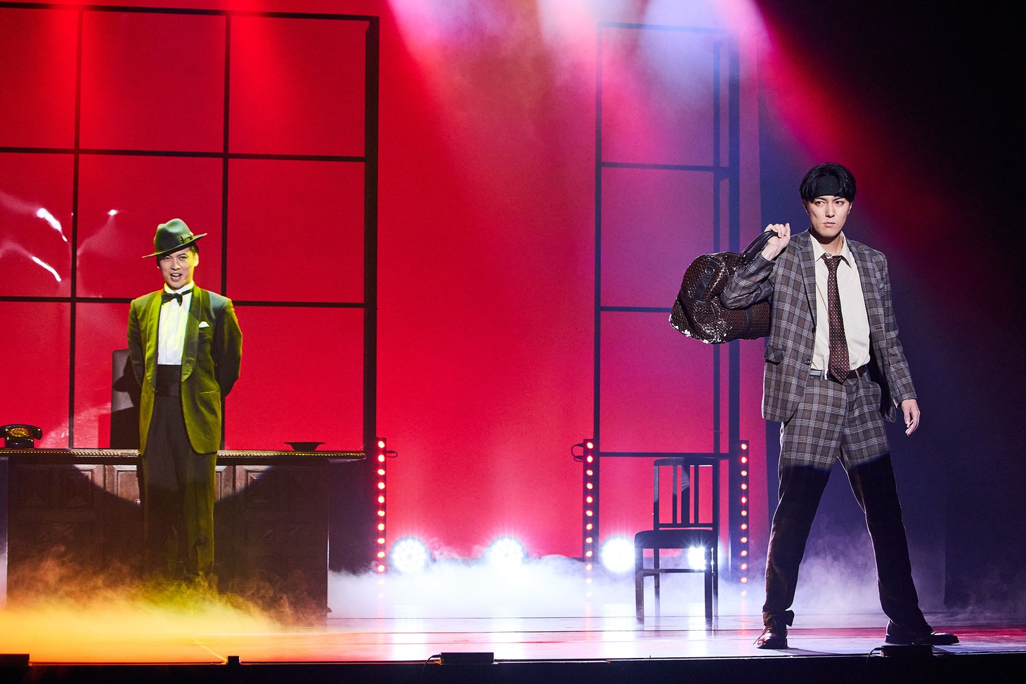 紀伊國屋ホール 60周年記念公演「熱海連続殺人事件」の「熱海殺人事件 Standard」より。（撮影：神ノ川智早）