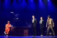 紀伊國屋ホール 60周年記念公演「熱海連続殺人事件」の「熱海殺人事件 Standard」より。（撮影：神ノ川智早）