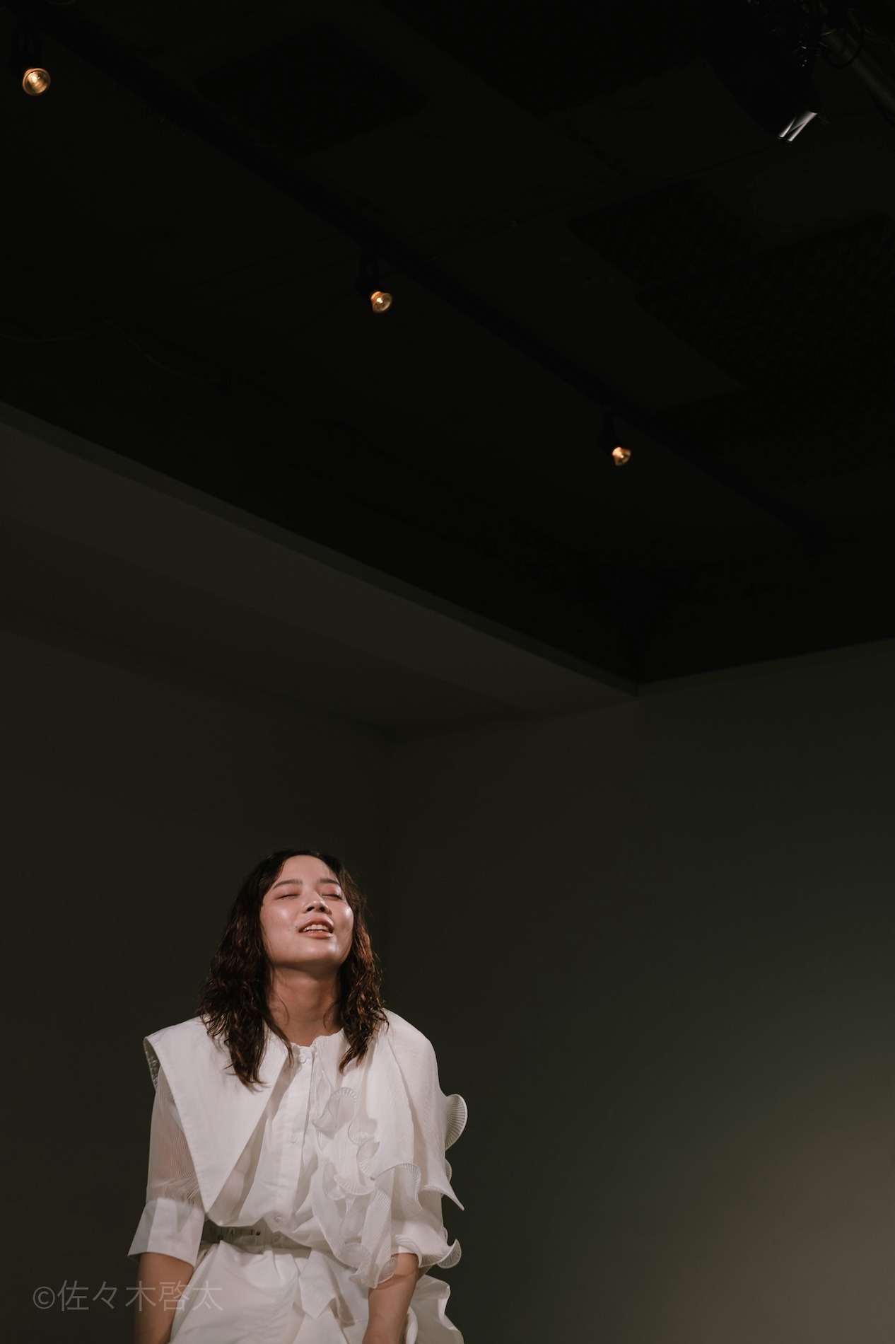 坂本企画「天の光とすべての私」より、笠松遥未。