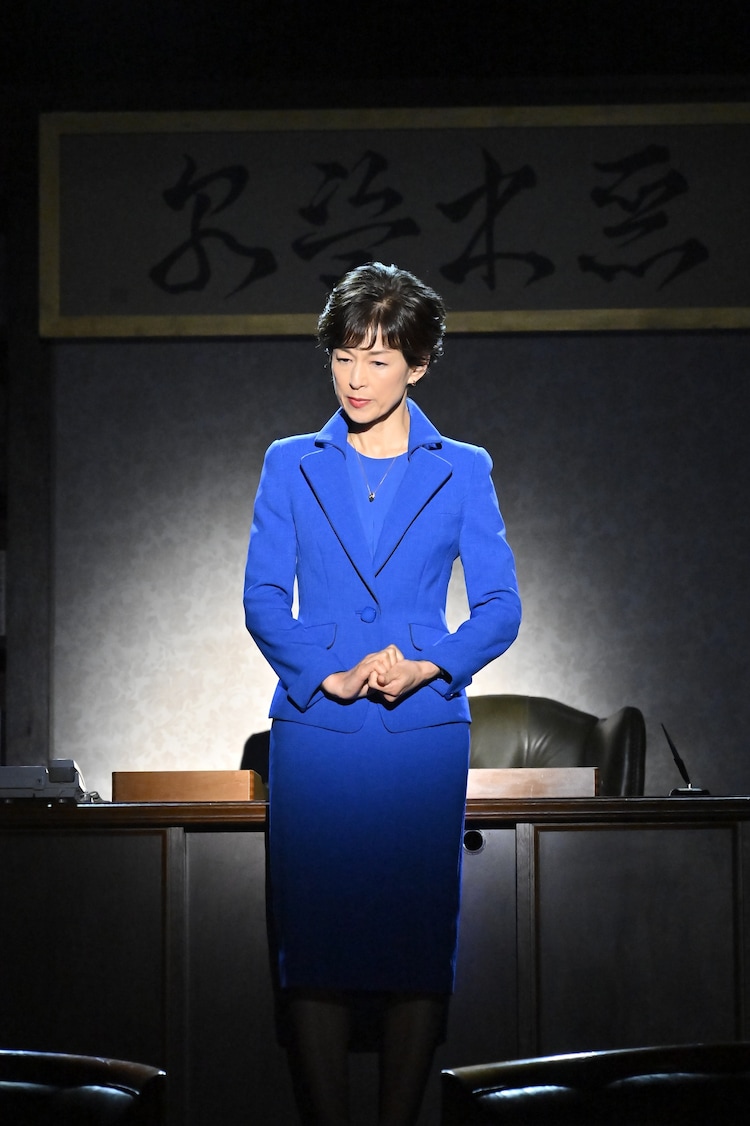 鈴木保奈美がテレビから消えた理由とは?干された噂と現在の仕事・離婚後の生活も徹底解説