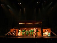 COCOON PRODUCTION 2024「ふくすけ 2024－歌舞伎町黙示録－」より。（撮影：細野晋司）