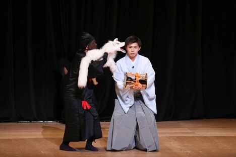 令和6年7月歌舞伎鑑賞教室「義経千本桜」Bプロの「解説 歌舞伎のみかた」より。（提供：国立劇場、撮影：田口真佐美）