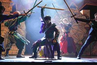 30-DELUX collaborate with UNiFY「SHAKES2024～それは夢、だが人生という永劫の物語」アンコール公演より。