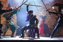 30-DELUX collaborate with UNiFY「SHAKES2024～それは夢、だが人生という永劫の物語」アンコール公演より。