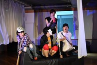 「仔犬たちの午後」より。