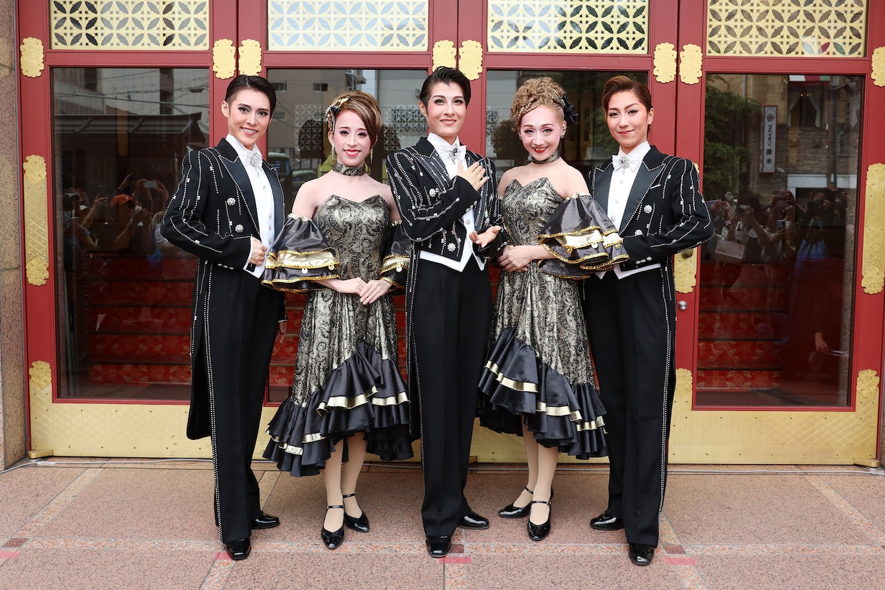 OSK日本歌劇団「レビュー in Kyoto」開幕、楊琳「全身全力で勤めてまいります」