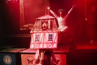 PSYCHOSIS File:006 群論序説「Alice In Wonderland -不思議の國のアリス－」より。（撮影：イマイトシヒロ）