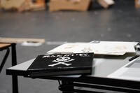 音楽劇「死んだかいぞく」稽古の様子。