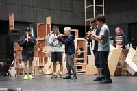 音楽劇「死んだかいぞく」稽古の様子。