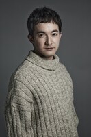 パルコ・プロデュース2024「Touching the Void タッチング・ザ・ヴォイド～虚空に触れて～」より、浅利陽介のビジュアル。