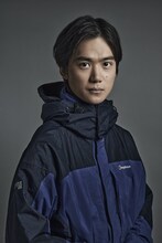 パルコ・プロデュース2024「Touching the Void タッチング・ザ・ヴォイド～虚空に触れて～」より、田中亨のビジュアル。