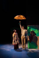 泥棒対策ライト◎おとぎ話ダンス 音楽劇「おはなしルルラン」より。（撮影：大塚歩）