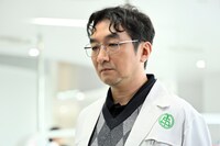 日曜劇場「ブラックペアン シーズン2」第4話より。