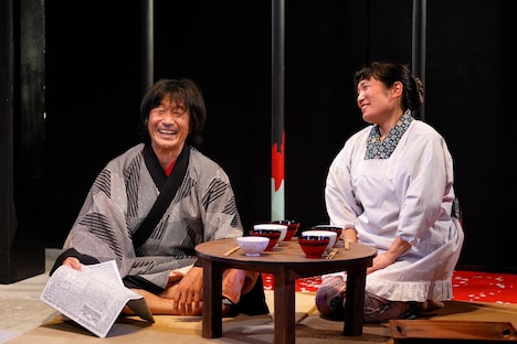 流山児★事務所 2024年夏公演「叛乱のオペラ ～喜劇阿部定1936～」より。（撮影：横田敦史）