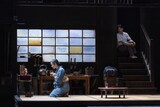 井上ひさし生誕90年第2弾 こまつ座 第150回公演「母と暮せば」より。（撮影：福岡諒祠）