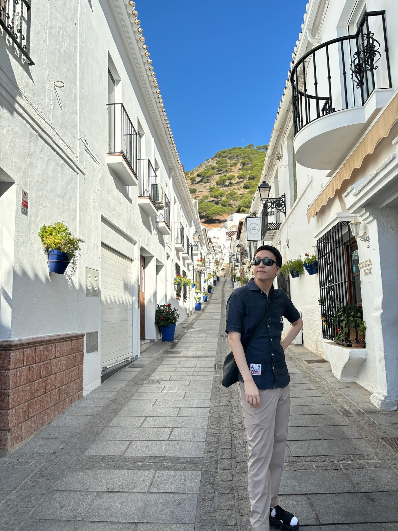 アンダルシア地方に到着した米吉。普通の路地ですら、愛らしくロマンチック。