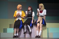 舞台「ささやくように恋を唄う」より。