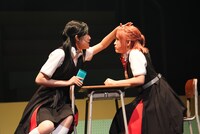 舞台「ささやくように恋を唄う」より。