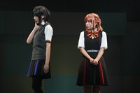 舞台「ささやくように恋を唄う」より。