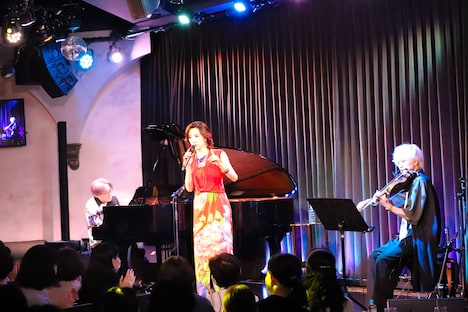 「MAKOTO TSUBASA Thank You Concert STREAM of TIME ～時の流れ～ vol.3」より。