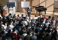 「教えて、ブルーアイランド先生！『新国立劇場で学ぶ西洋音楽史』」より。