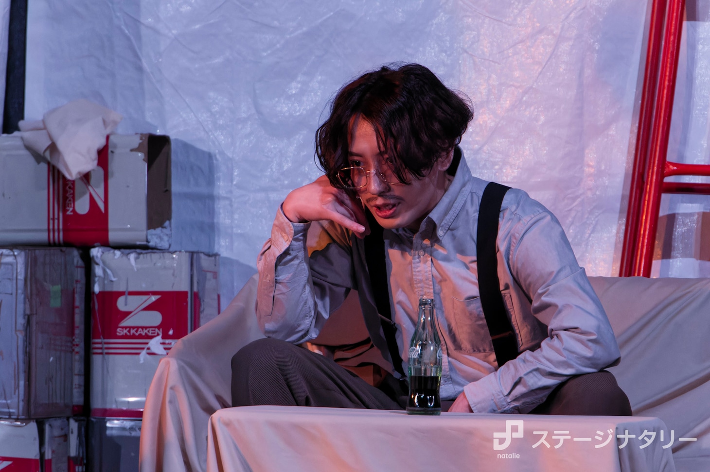 三人芝居「6006（ロクゼロゼロロク）」より。