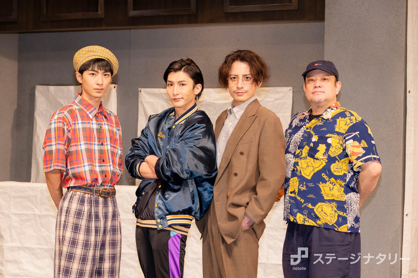 三人芝居「6006（ロクゼロゼロロク）」囲み取材より、左から赤名竜乃介、梅津瑞樹、陳内将、木下半太。