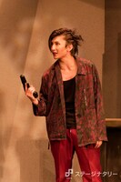 三人芝居「6006（ロクゼロゼロロク）」より。