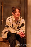 三人芝居「6006（ロクゼロゼロロク）」より。