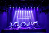 柿喰う客 新人単独公演2024「どんぞこ」より。（撮影：サギサカユウマ）