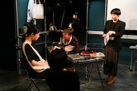 「害悪」2021年公演の様子。（撮影：木村恵美子）