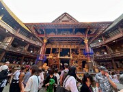 立ち見席から見た舞台。