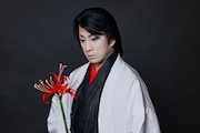 松本幸四郎扮する中禪寺洲齋。(撮影:みなもと忠之)