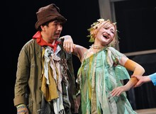 兵庫県立ピッコロ劇団 ファミリー劇場「さらっていってよピーターパン」より。（撮影：堀川高志 / kutowans studio）