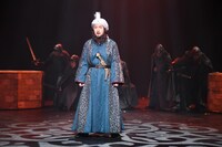 PARCO PRODUCE 2024「破門フェデリコ～くたばれ！十字軍～」フォトコールの様子。