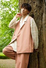 「吉高志音2025カレンダーブック」（東京ニュース通信社）より。