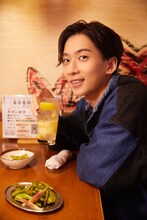 「吉高志音2025カレンダーブック」（東京ニュース通信社）より。