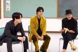 左から牧島輝、中川大輔、ウォーリー木下。
