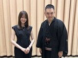 左から山崎怜奈、神田伯山。（写真提供：NHK）