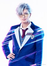 塚本凌生扮する浅霧巳影。