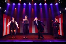 柿喰う客 FULL CONTACT「愉快犯」より。（撮影：サギサカユウマ）